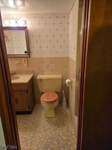 18 Highland Ave, Rockaway Boro, NJ 07866