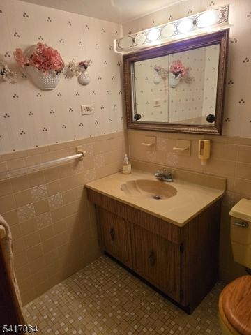 18 Highland Ave, Rockaway Boro, NJ 07866