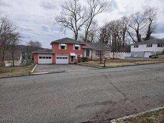 18 Highland Ave, Rockaway Boro, NJ 07866