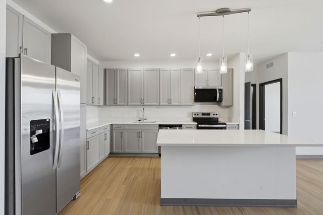 1227 Rock Run Crossings Drive 107, Joliet, IL 60431