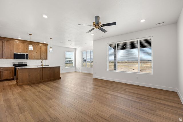 1661 W ROSS RD, Syracuse, UT 84075