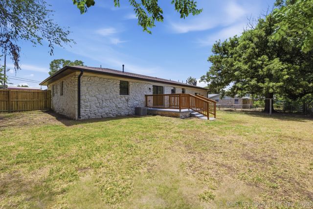 3911 W 61st Street S, Tulsa, OK 74132