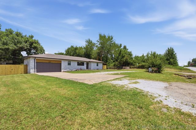 3911 W 61st Street S, Tulsa, OK 74132