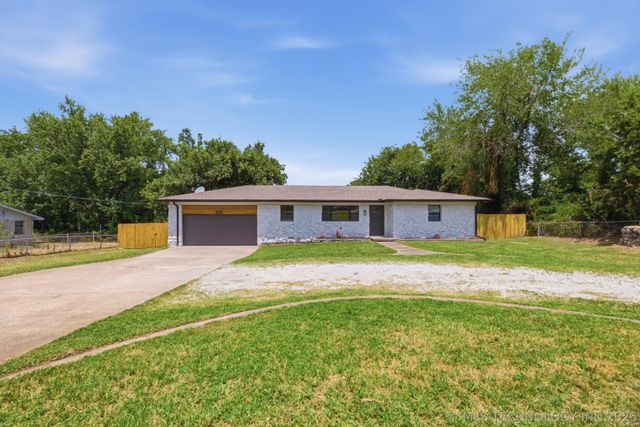 3911 W 61st Street S, Tulsa, OK 74132