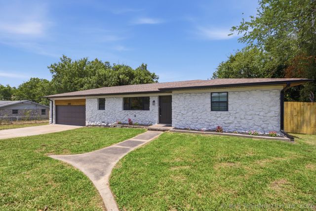 3911 W 61st Street S, Tulsa, OK 74132