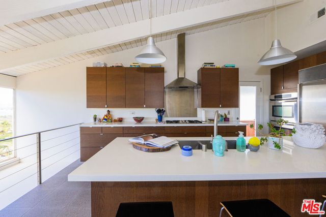 241 Rees Street, Los Angeles, CA 90293
