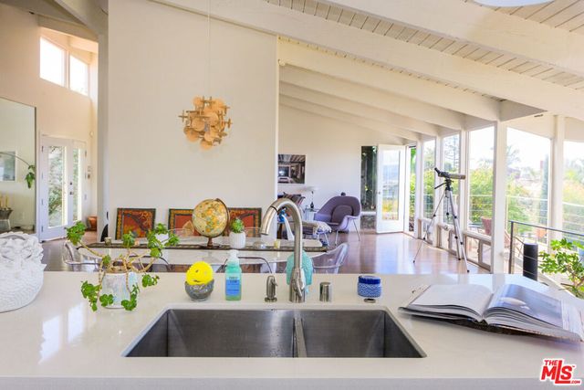 241 Rees Street, Los Angeles, CA 90293