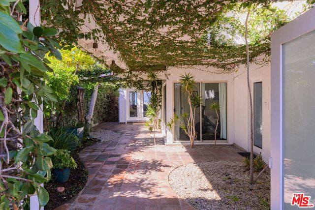 241 Rees Street, Los Angeles, CA 90293