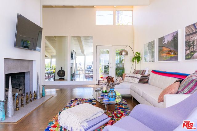 241 Rees Street, Los Angeles, CA 90293