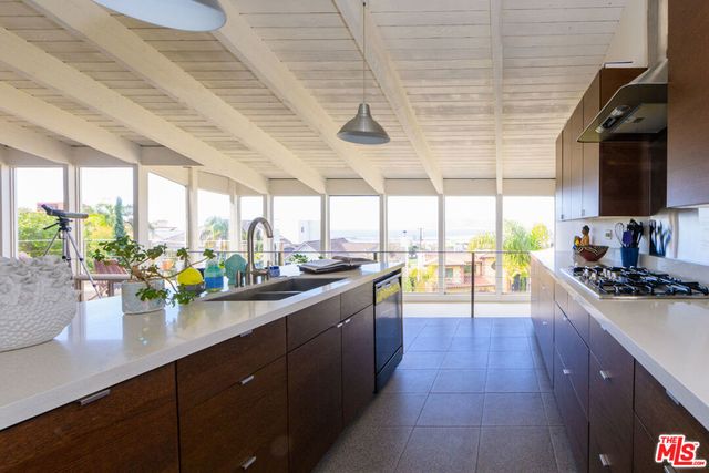 241 Rees Street, Los Angeles, CA 90293