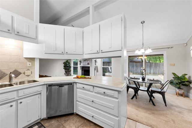 4909 Queen Court, Fort Worth, TX 76103