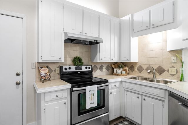 4909 Queen Court, Fort Worth, TX 76103