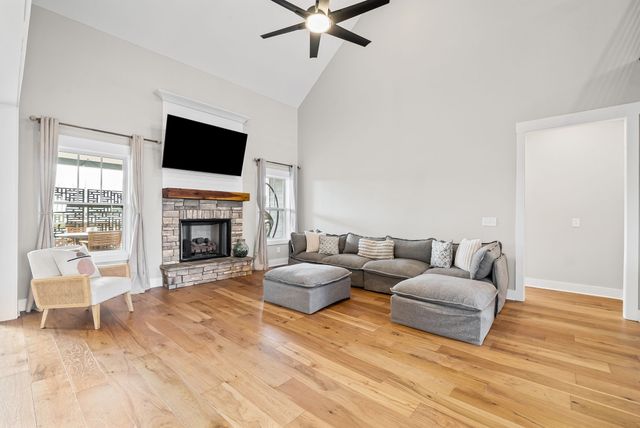 108 Sarah Frances Ct, Clarksville, TN 37043