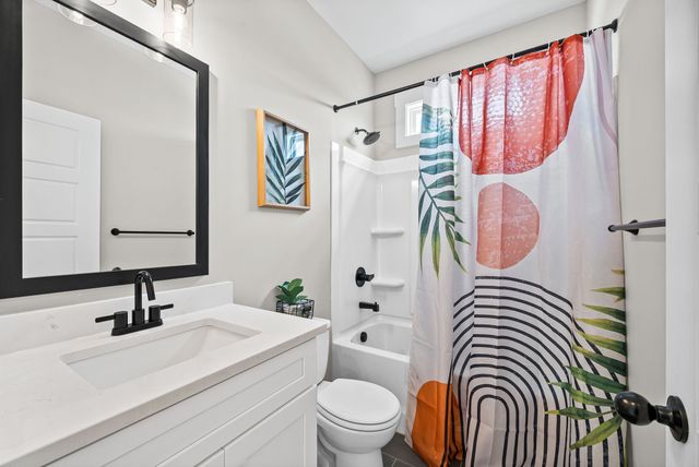 108 Sarah Frances Ct, Clarksville, TN 37043