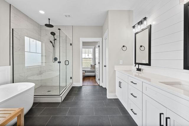 108 Sarah Frances Ct, Clarksville, TN 37043