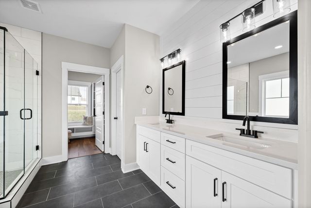 108 Sarah Frances Ct, Clarksville, TN 37043