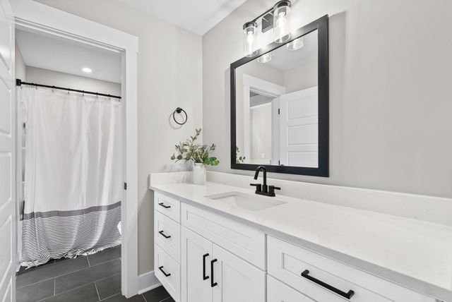 108 Sarah Frances Ct, Clarksville, TN 37043