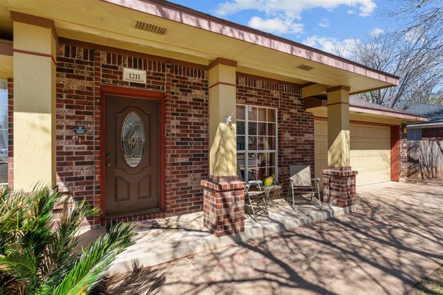 1211 Sugarberry DR, Cedar Park, TX 78613