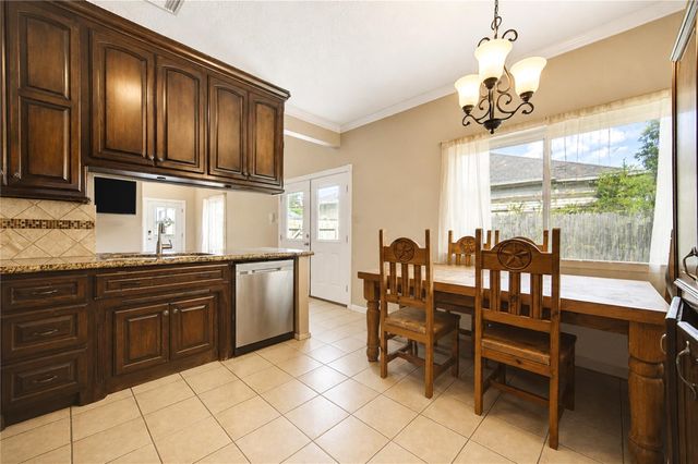 316 N Ranch House Road, Angleton, TX 77515