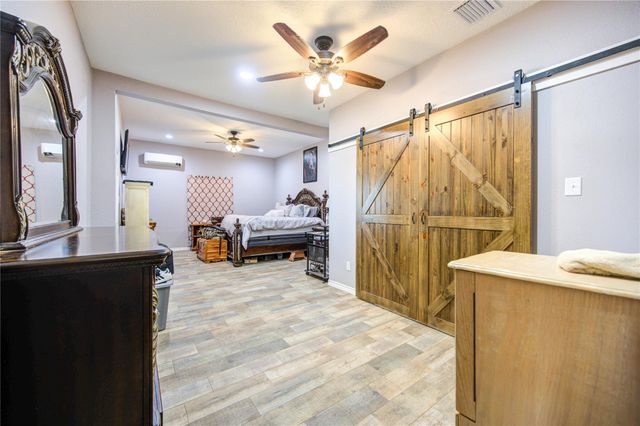 316 N Ranch House Road, Angleton, TX 77515