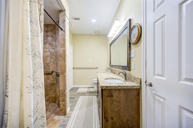 316 N Ranch House Road, Angleton, TX 77515