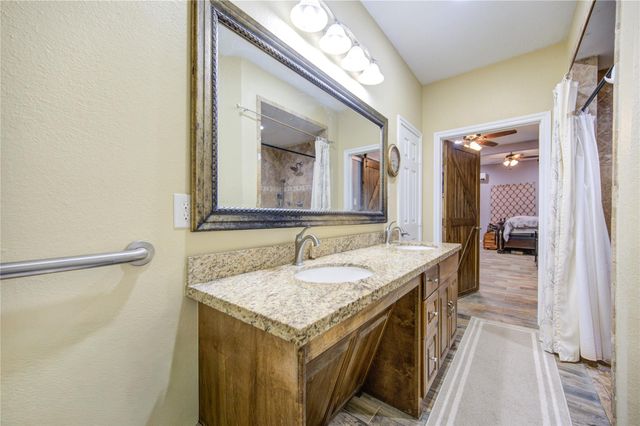 316 N Ranch House Road, Angleton, TX 77515