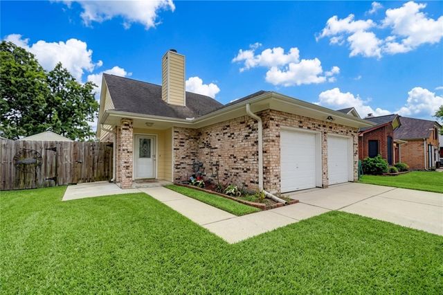 316 N Ranch House Road, Angleton, TX 77515