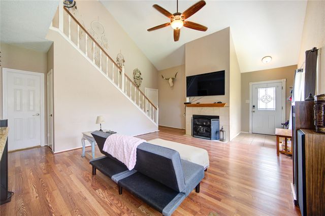 316 N Ranch House Road, Angleton, TX 77515