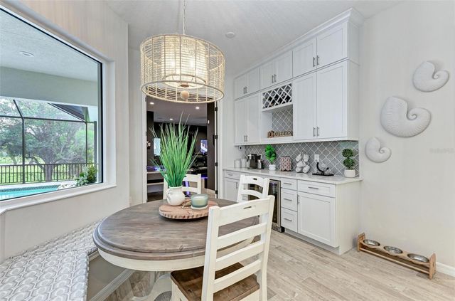 8211 37TH AVENUE CIRCLE W, Bradenton, FL 34209