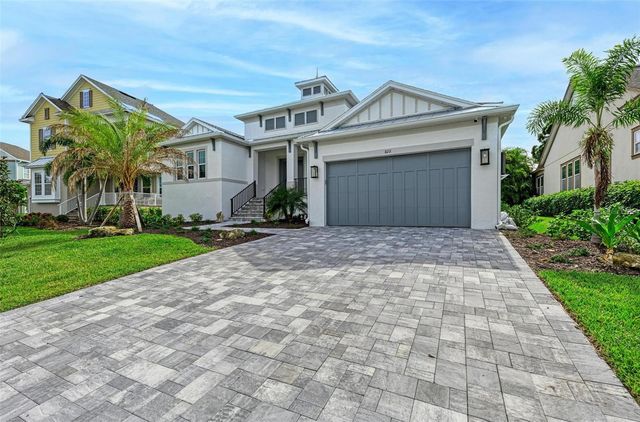 8211 37TH AVENUE CIRCLE W, Bradenton, FL 34209