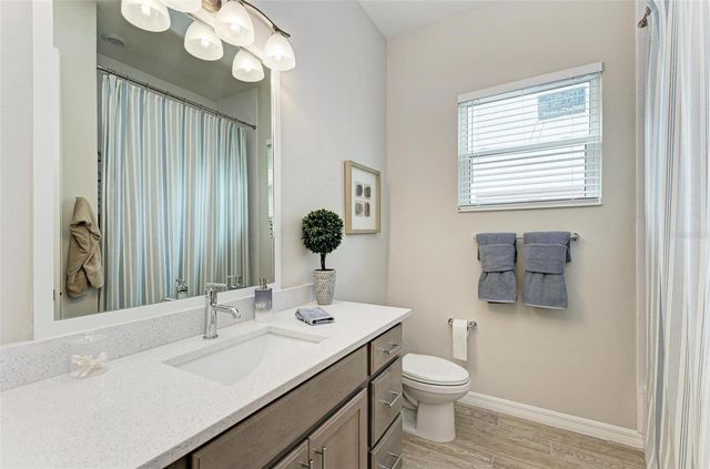 8211 37TH AVENUE CIRCLE W, Bradenton, FL 34209