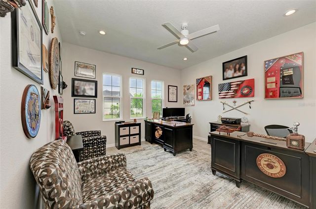 8211 37TH AVENUE CIRCLE W, Bradenton, FL 34209