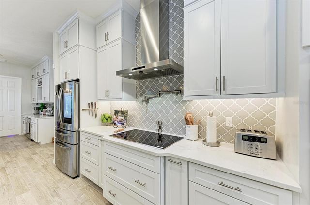 8211 37TH AVENUE CIRCLE W, Bradenton, FL 34209