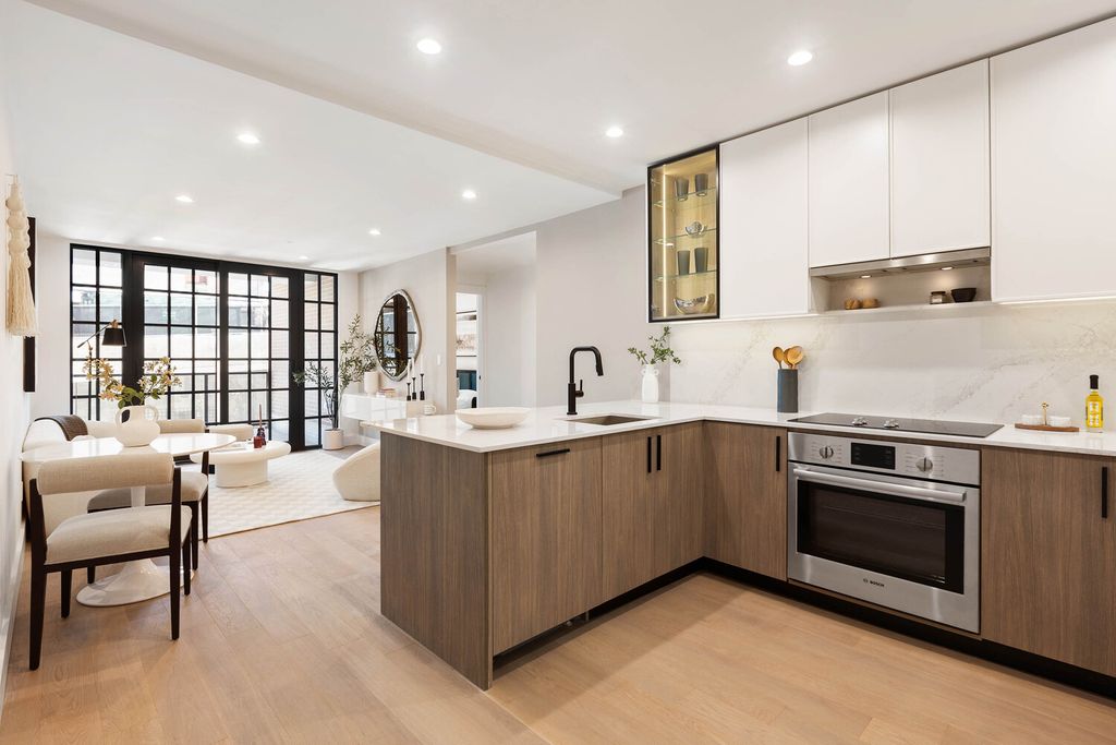 2523 Newtown Ave Apt 4A, New York City, NY 11102