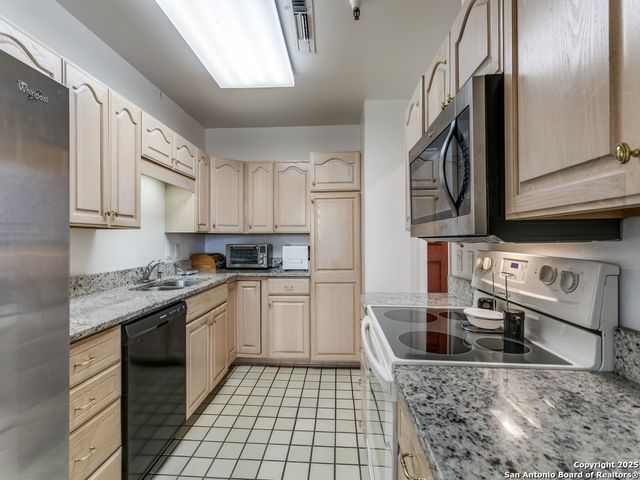 1 Towers Park Ln Apt 1511, San Antonio, TX 78209