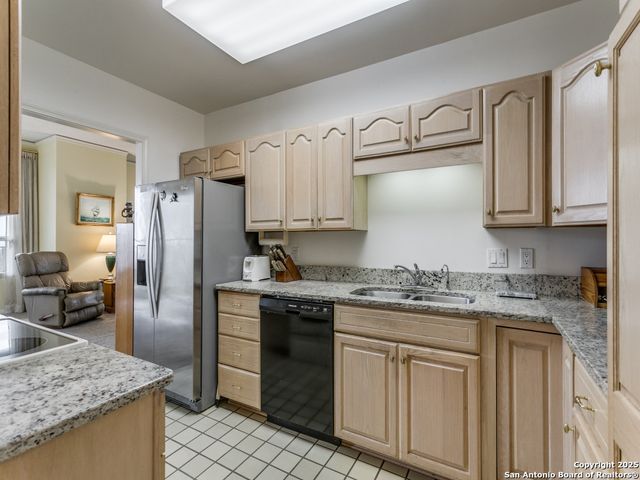 1 Towers Park Ln Apt 1511, San Antonio, TX 78209