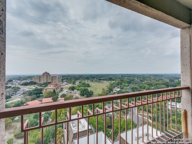1 Towers Park Ln Apt 1511, San Antonio, TX 78209