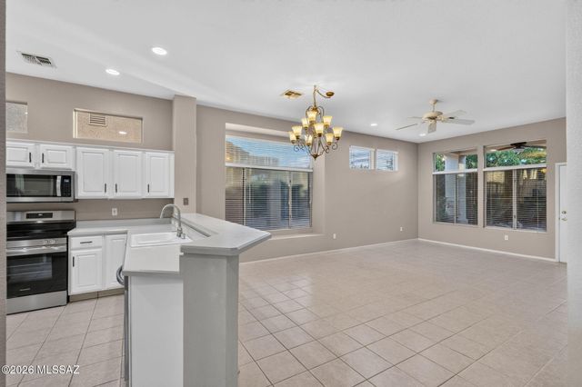 13853 N Lobelia Way, Oro Valley, AZ 85755