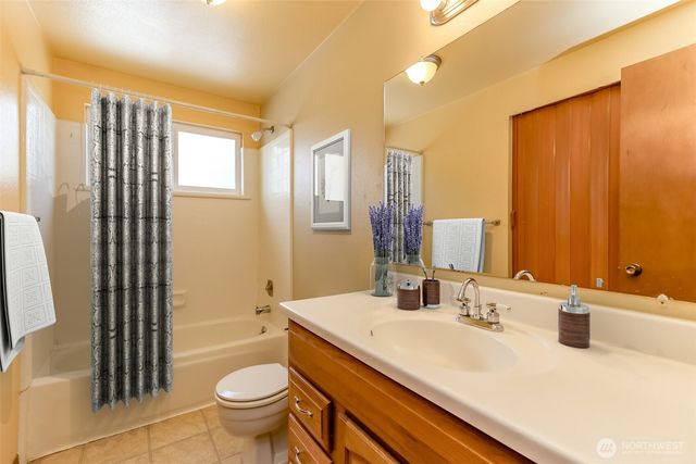 6715 24th Street NE, Tacoma, WA 98422