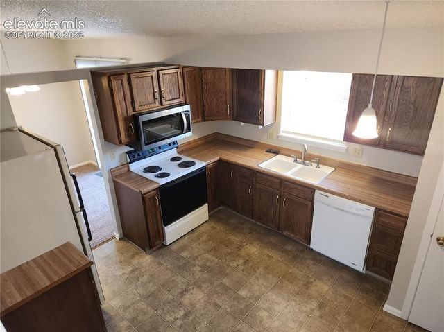 6672 Fredrick Drive, Colorado Springs, CO 80918