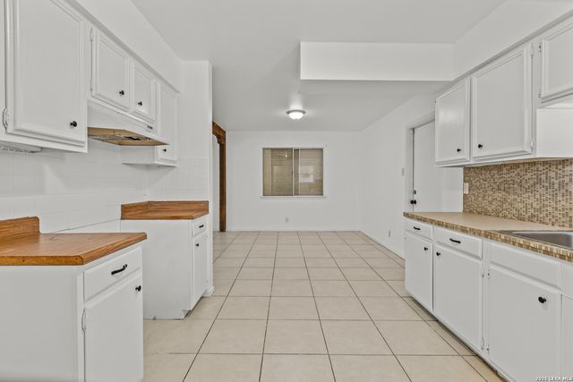 9527 SPRING DAWN ST, San Antonio, TX 78217