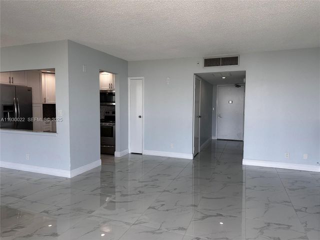 20335 W Country Club Dr 2601, Aventura, FL 33180