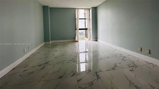 20335 W Country Club Dr 2601, Aventura, FL 33180