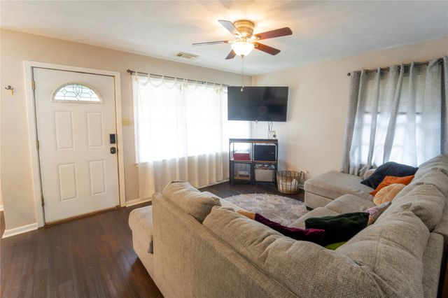 1101 Orange Street, La Marque, TX 77568