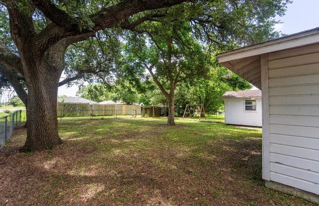 1101 Orange Street, La Marque, TX 77568