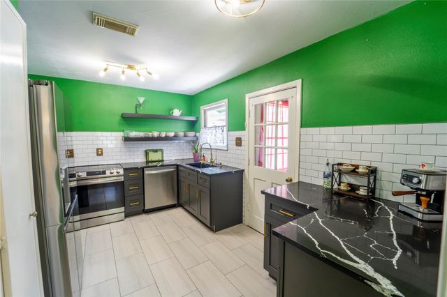 1101 Orange Street, La Marque, TX 77568
