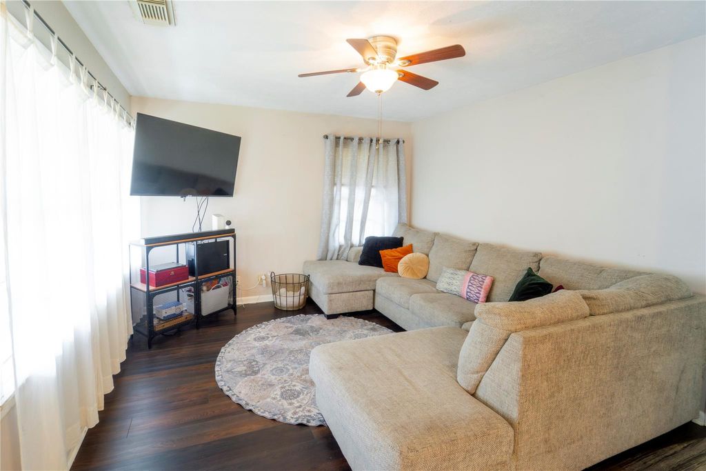 1101 Orange Street, La Marque, TX 77568