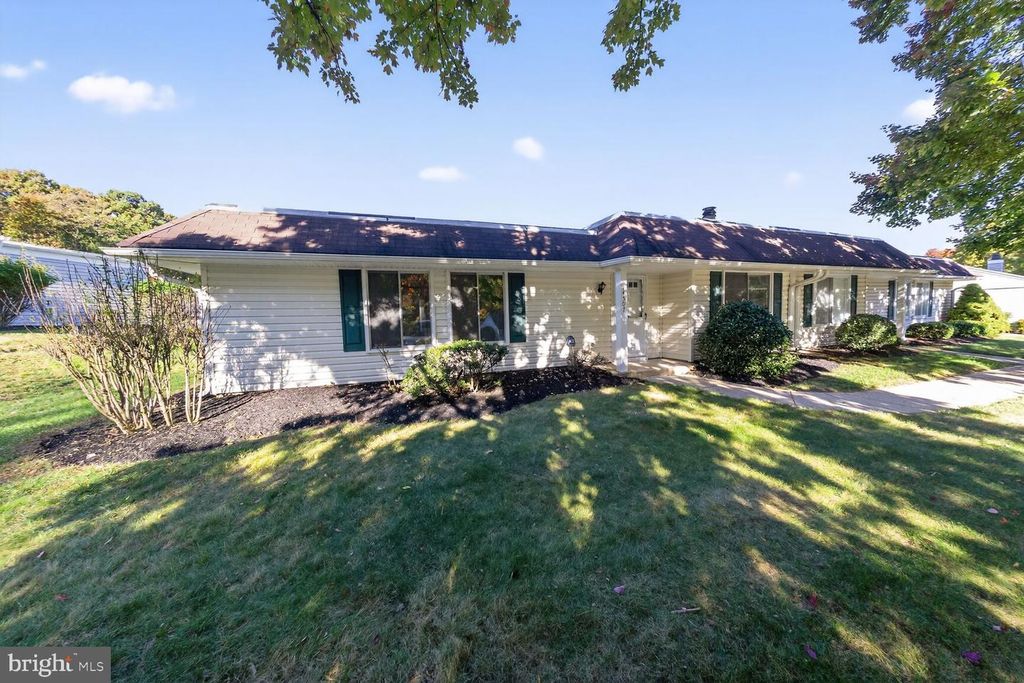 14507 ELMHAN CT #182-B, Silver Spring, MD 20906