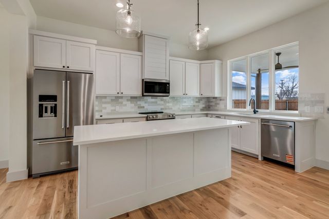 205 W 7th Street, Justin, TX 76247