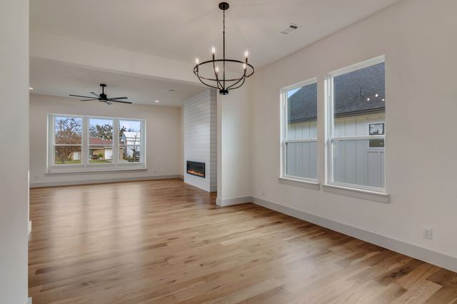 205 W 7th Street, Justin, TX 76247